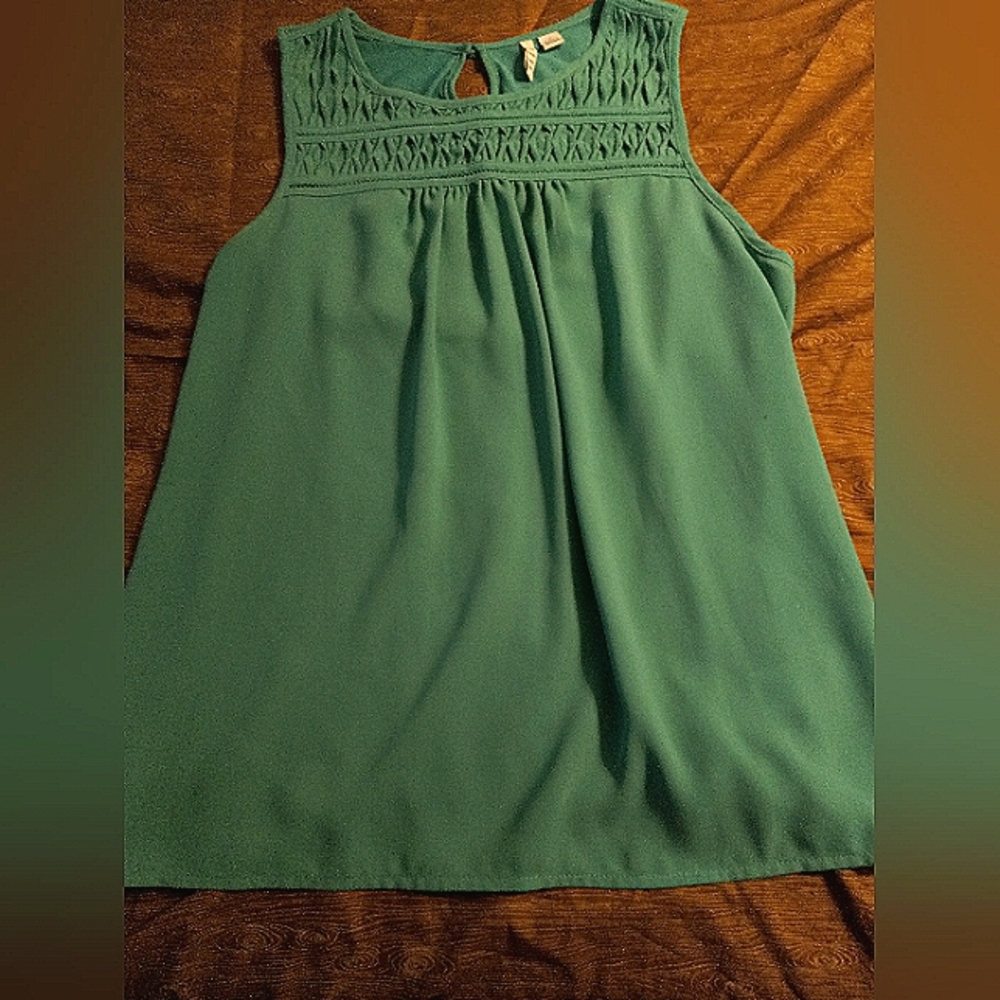 SALE! Elle smocked sleeveless blouse